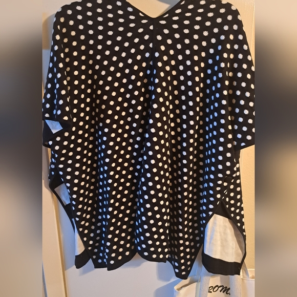 ✨ Black & White Reversible Shawl / Kimono – Polka Dot & Stripe ✨ OS - Picture 3 of 7